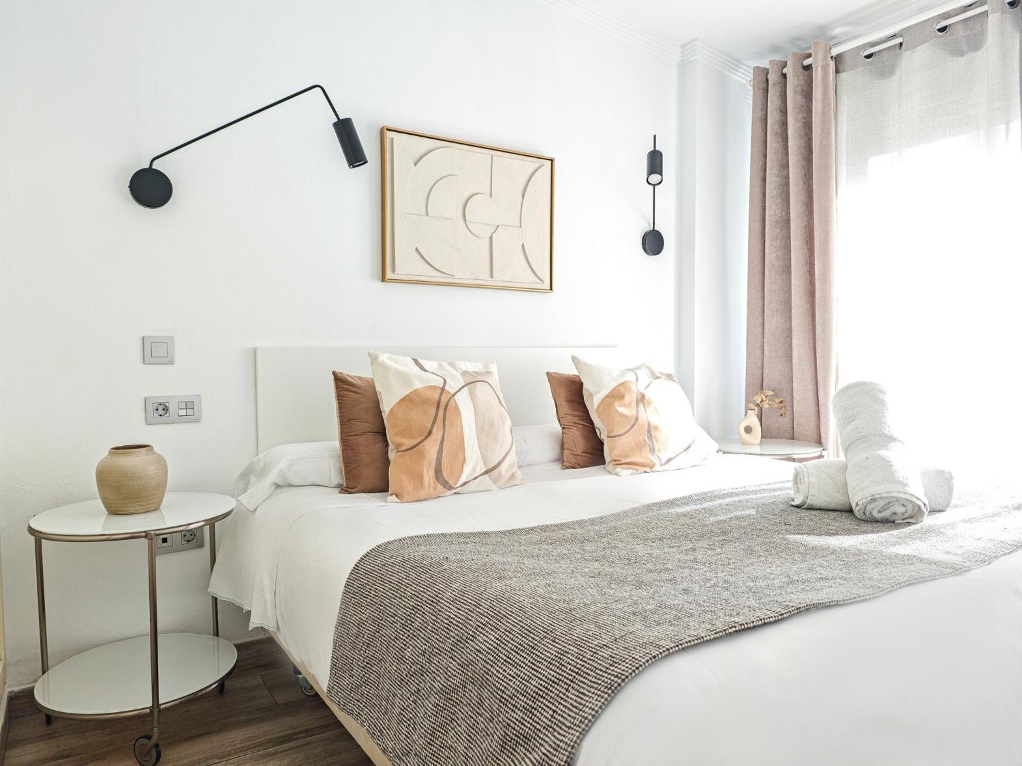 Azz Sevilla Torre De La Plata Apartamentos Екстериор снимка