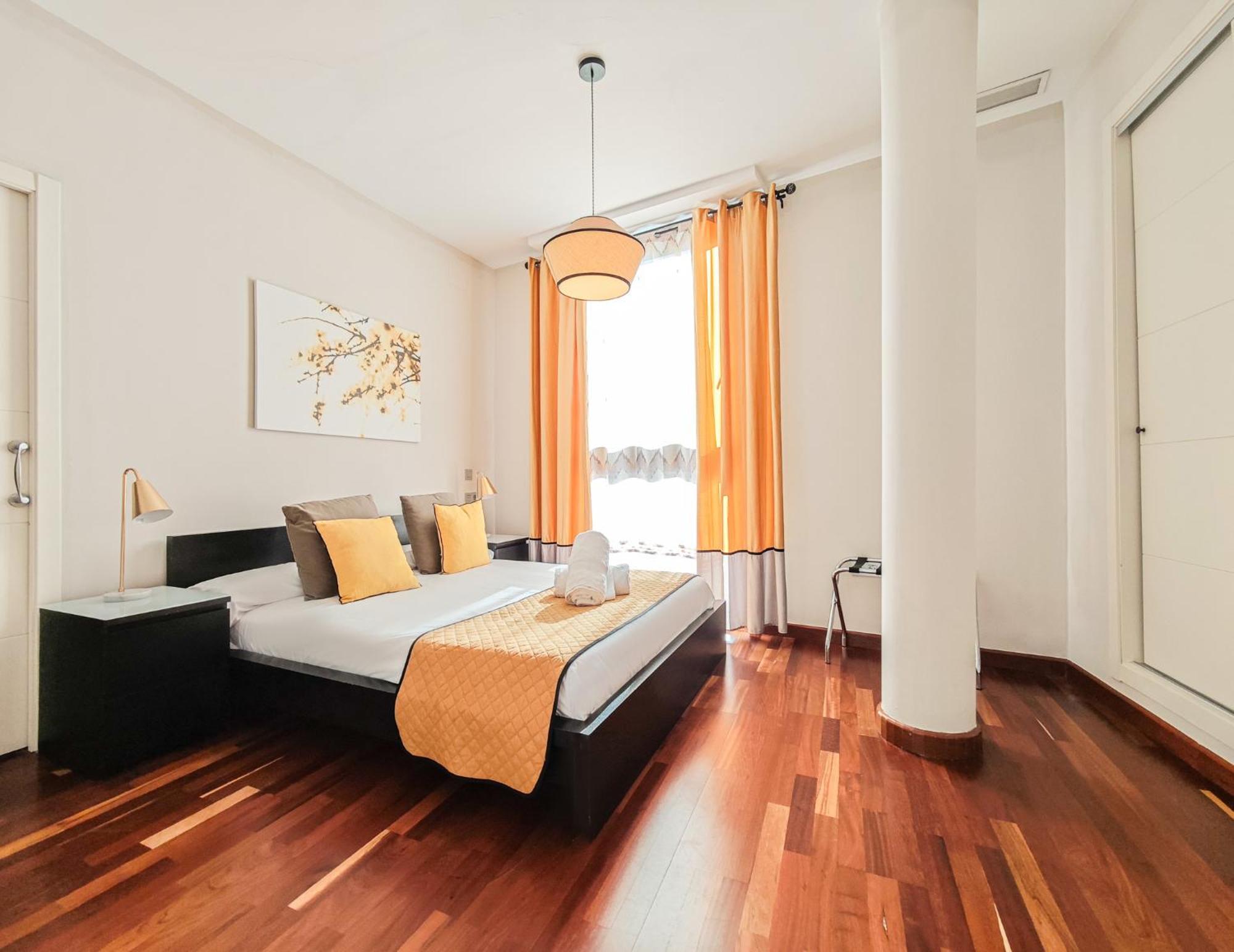 Azz Sevilla Torre De La Plata Apartamentos Екстериор снимка