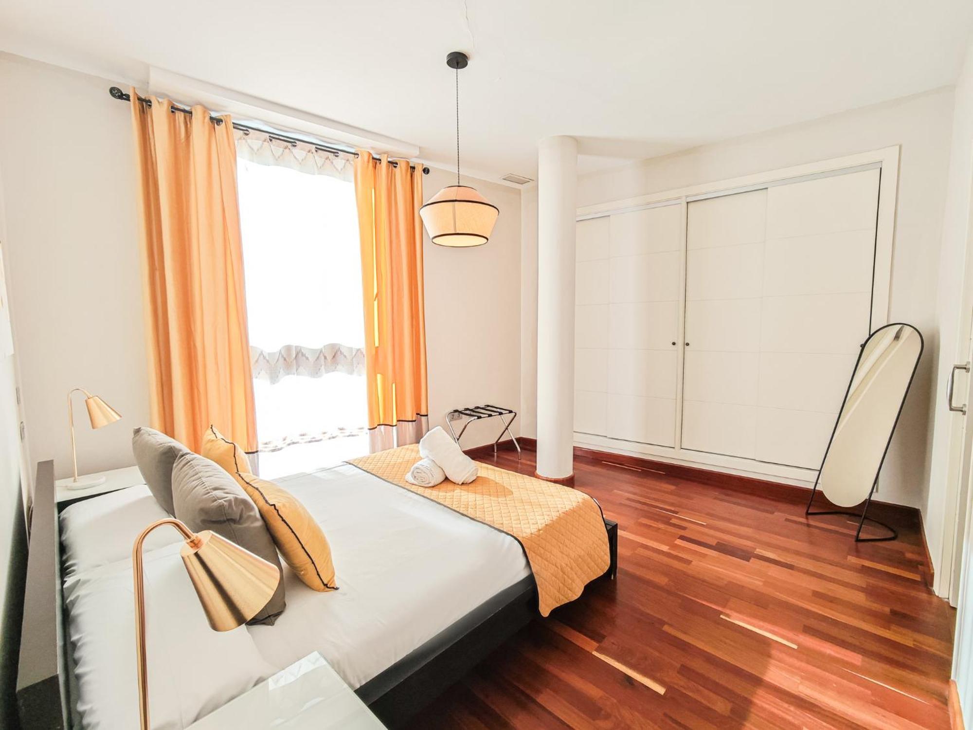 Azz Sevilla Torre De La Plata Apartamentos Екстериор снимка
